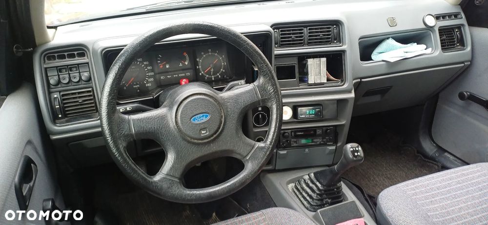 Ford Sierra 1.6 CL - 16