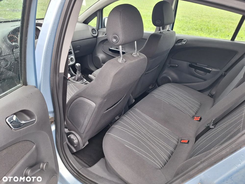 Opel Corsa 1.2 16V Cosmo - 11