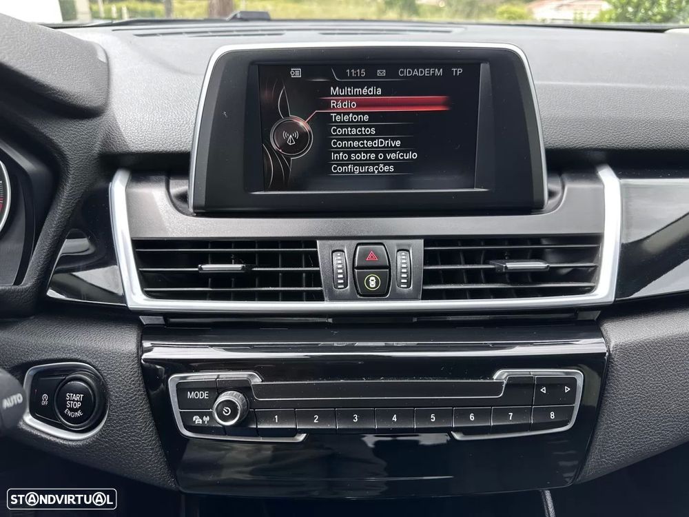 BMW 218 Active Tourer d Line Sport - 34