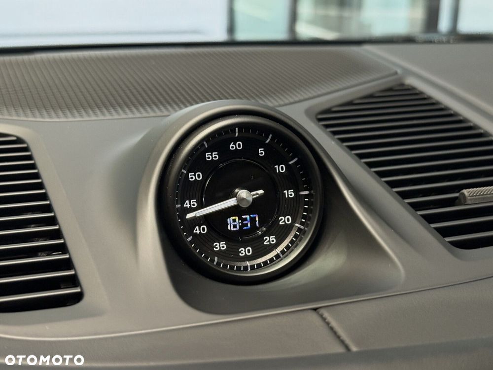 Porsche Cayenne - 27