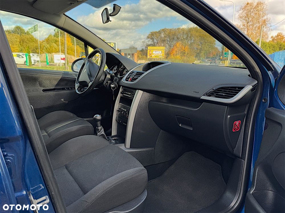 Peugeot 207 1.6 HDi 16V Trendy - 9