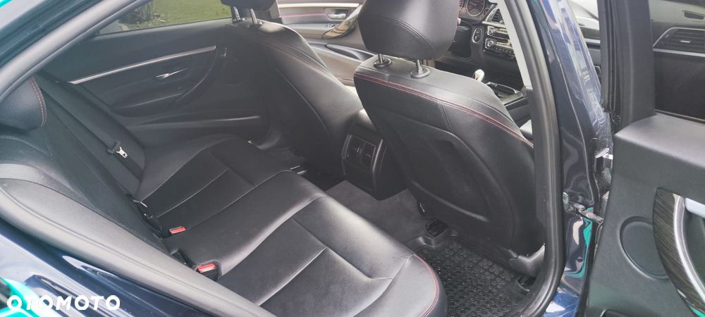 BMW Seria 3 320i Sport Line - 13