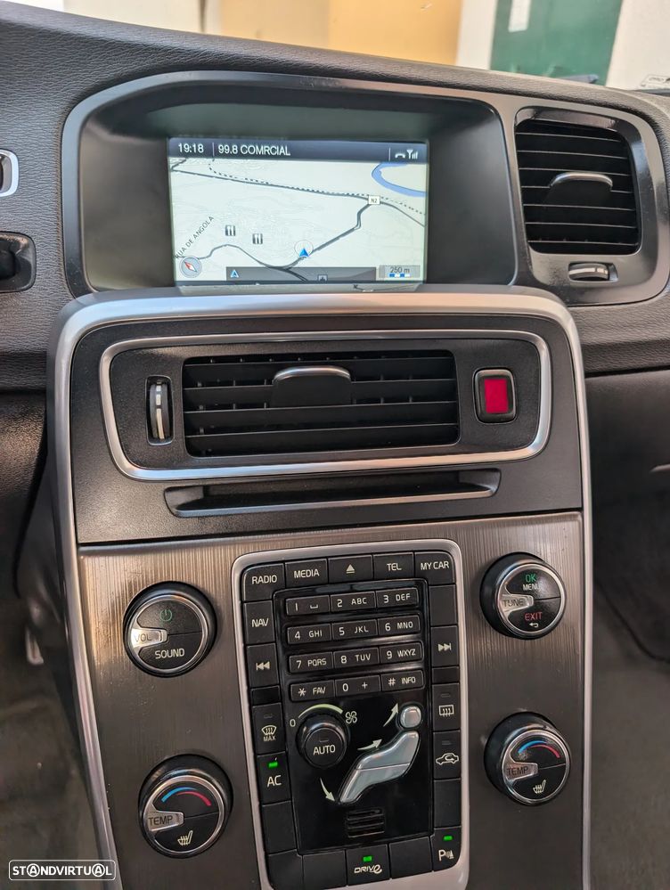 Volvo V60 DRIVe Momentum - 12