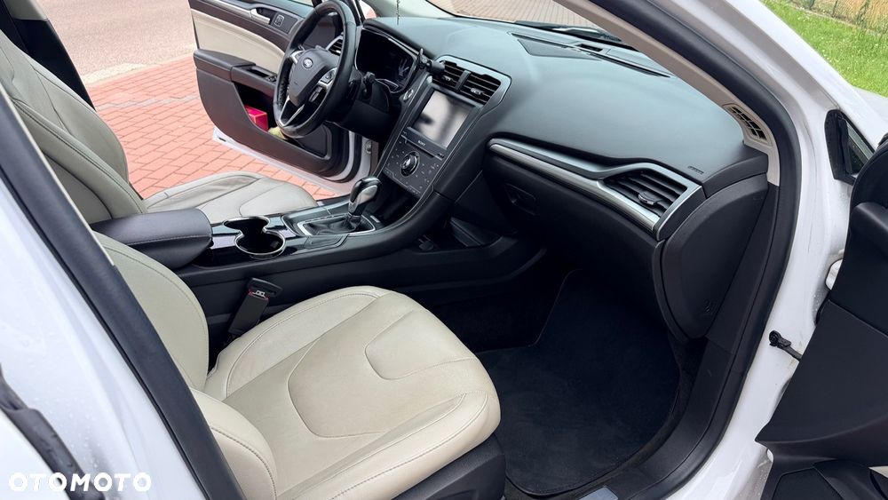 Ford Fusion 2.0 EcoBoost Titanium - 11