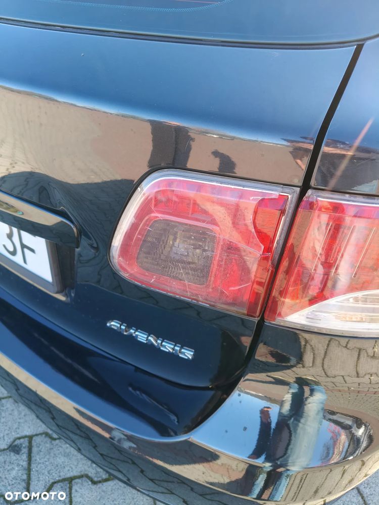Toyota Avensis 2010 photo 4