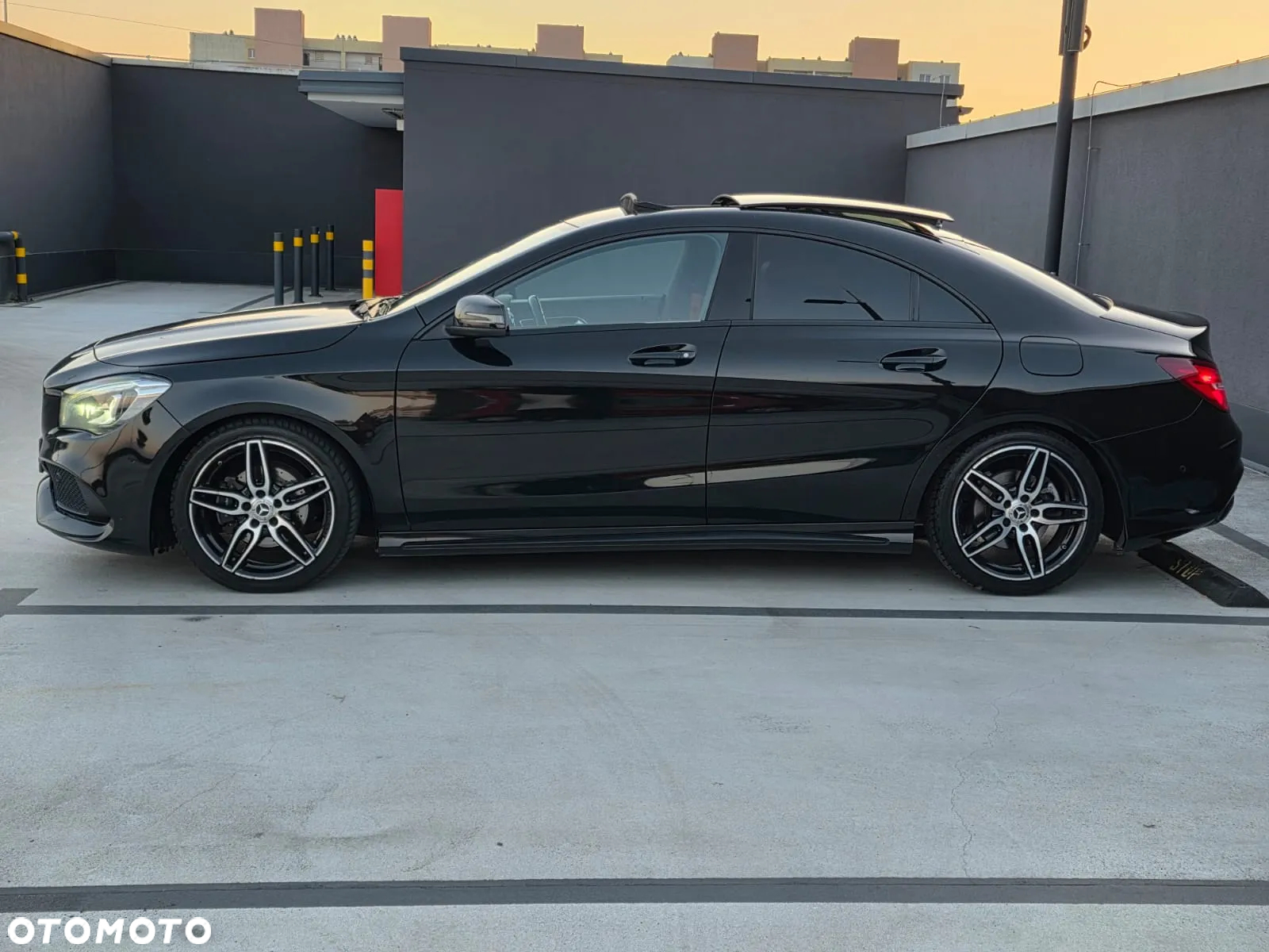 Mercedes-Benz CLA 200 7G-DCT AMG Line - 5
