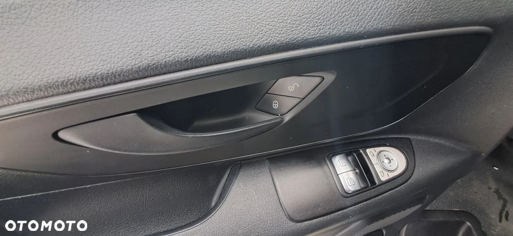 Mercedes-Benz VITO - 12