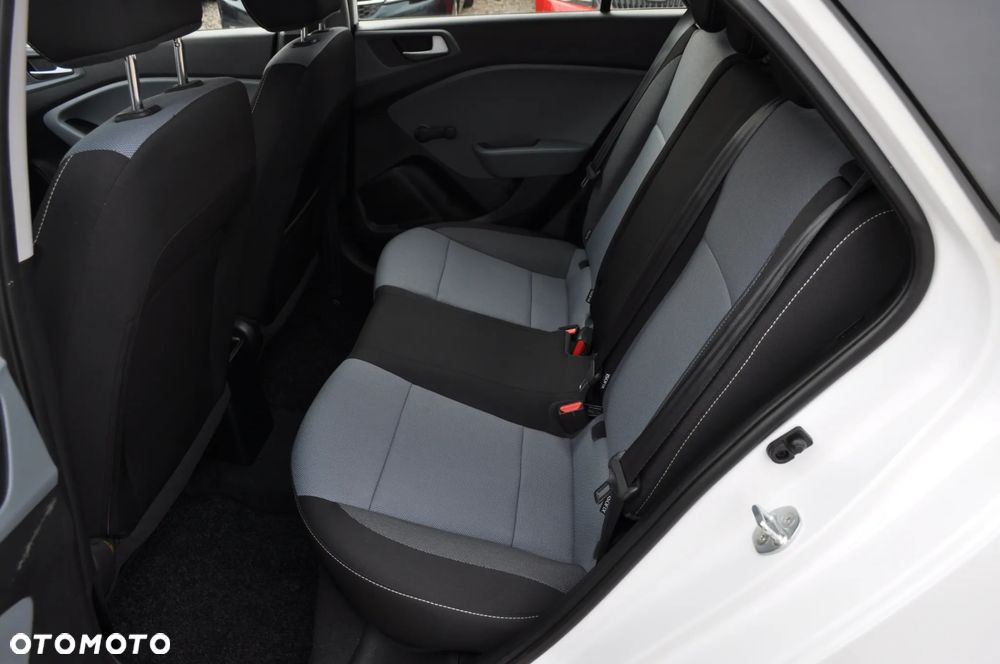 Hyundai i20 1.2 Pure - 19