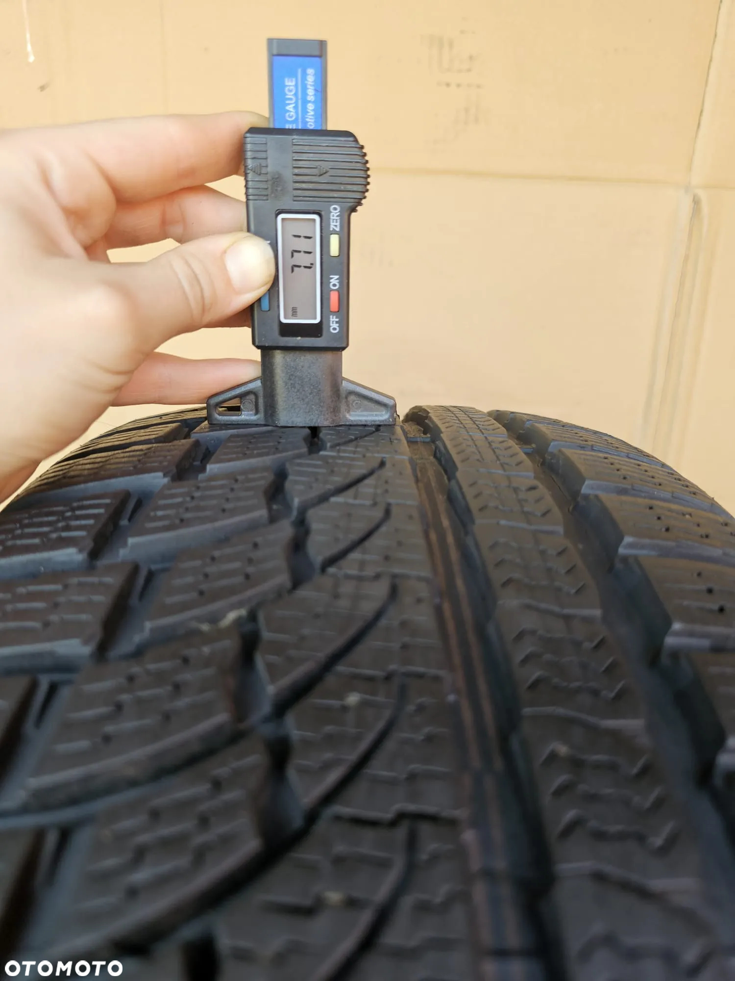 (O126) 235/55R17 103V 7,7mm 18r XL / Nokian WR A4 - 3
