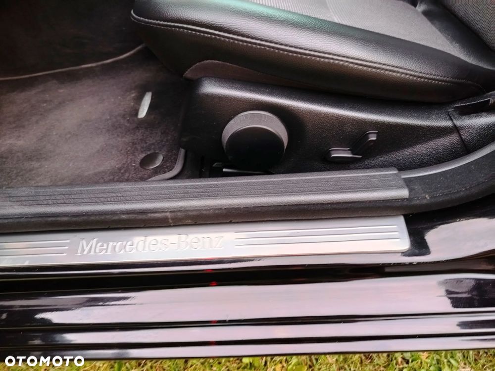 Mercedes-Benz Klasa C 180 T Kompressor Automatik BlueEFFICIENCY Avantgarde - 29