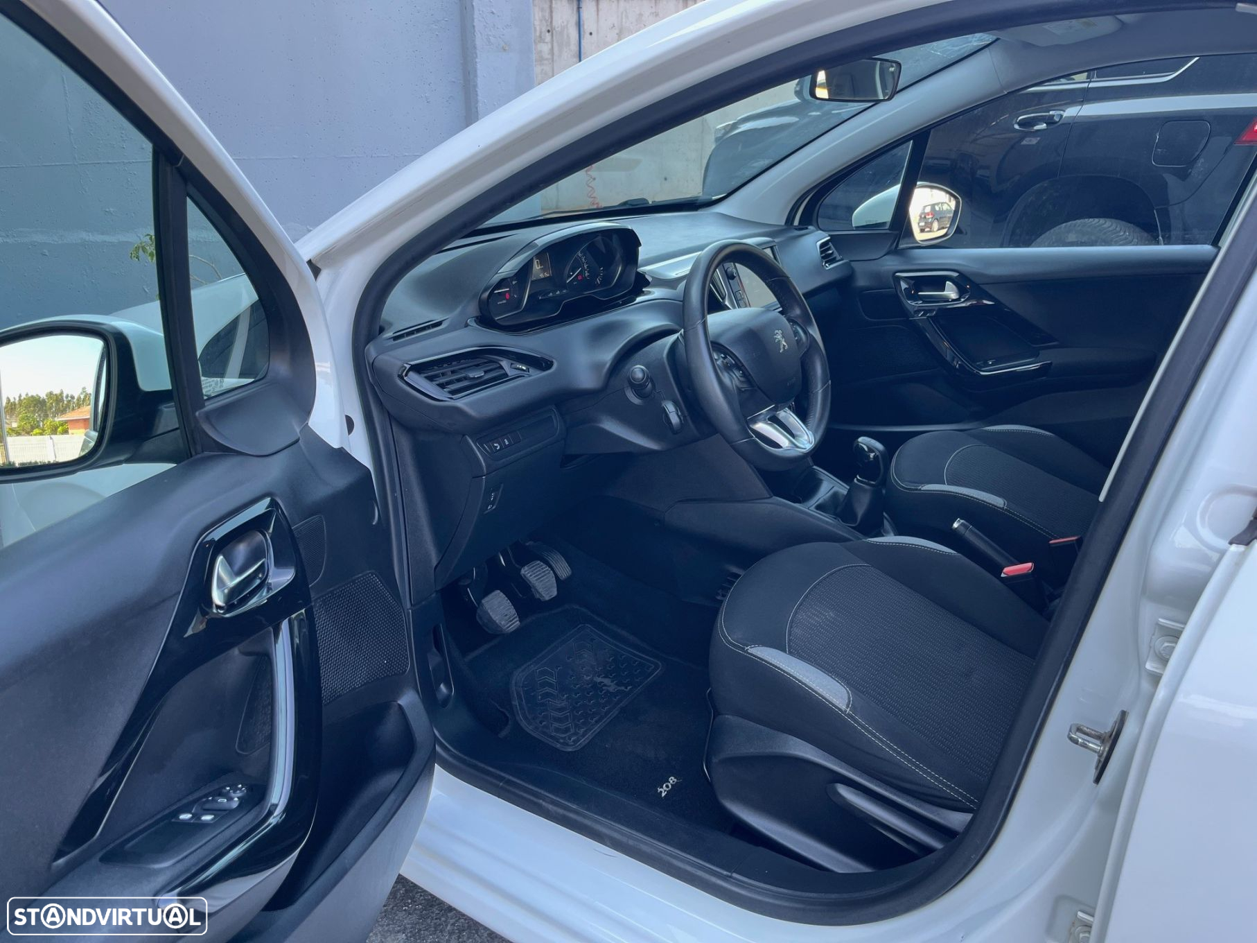 Peugeot 208 1.2 PureTech Active - 8