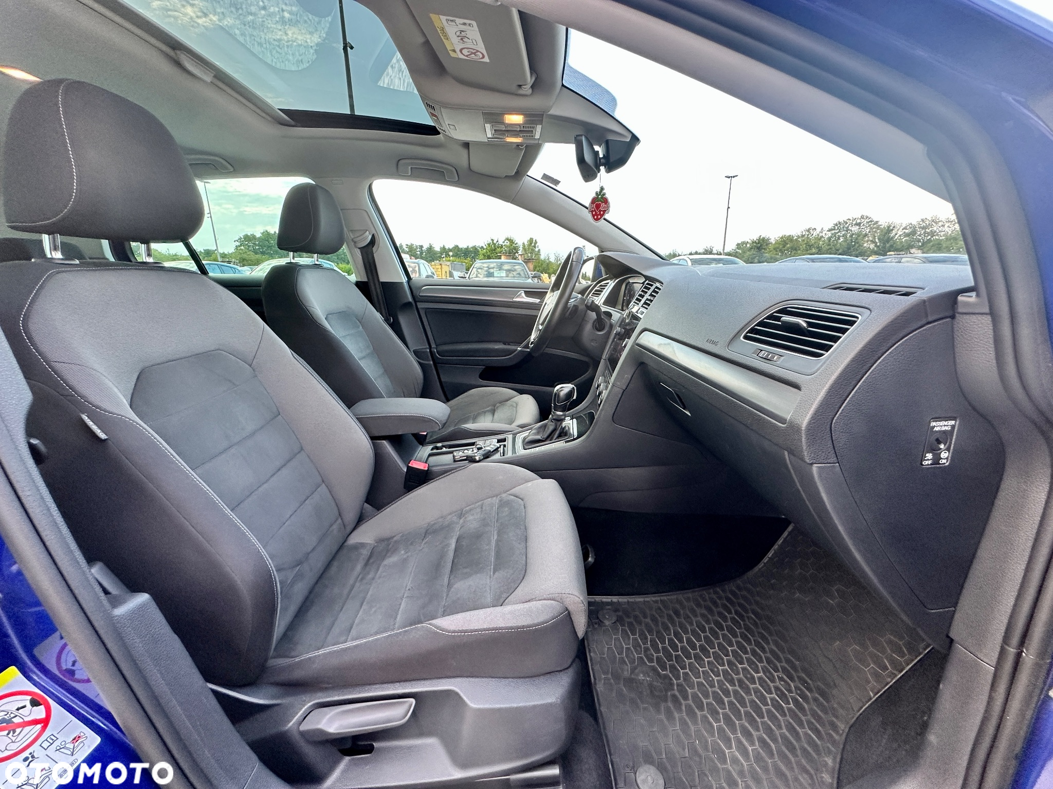 Volkswagen Golf - 33