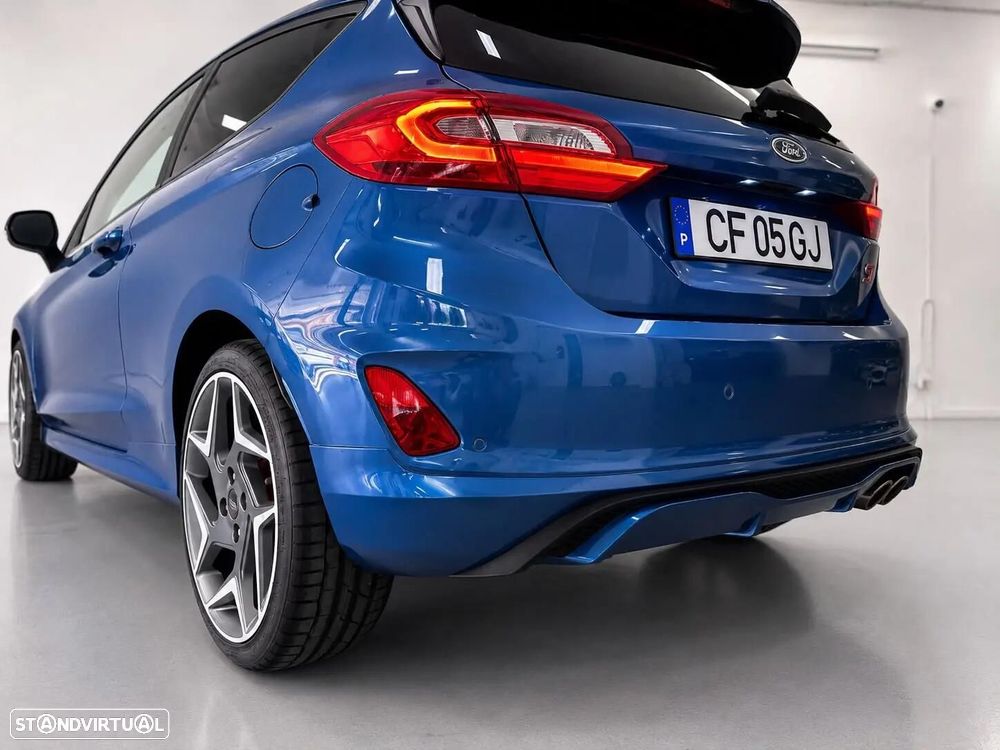 Ford Fiesta 1.5 EcoBoost S&S c/ Pack Pele Exclusiva ST - 25