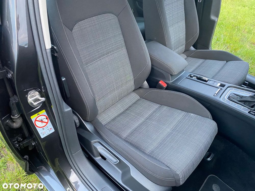 Volkswagen Passat - 19