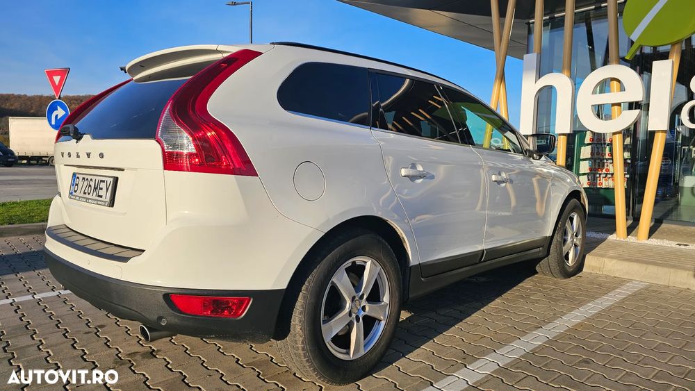 Volvo XC 60 D5 AWD Geartronic Momentum - 3