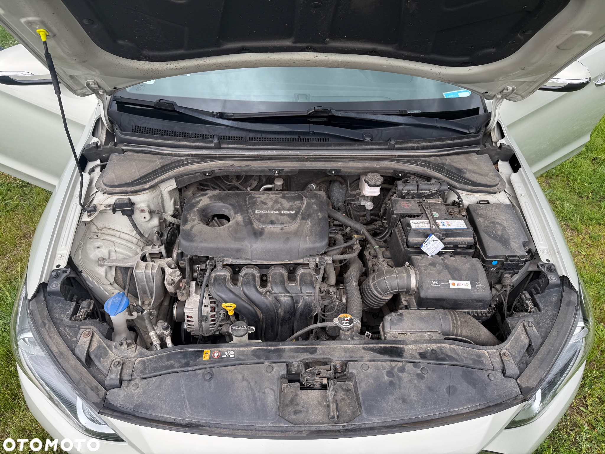 Hyundai Elantra 1.6 Premium - 24