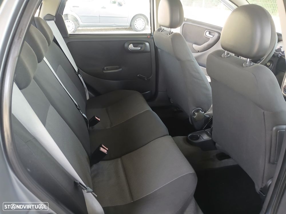 Opel Corsa 1.2 16V Cosmo - 5