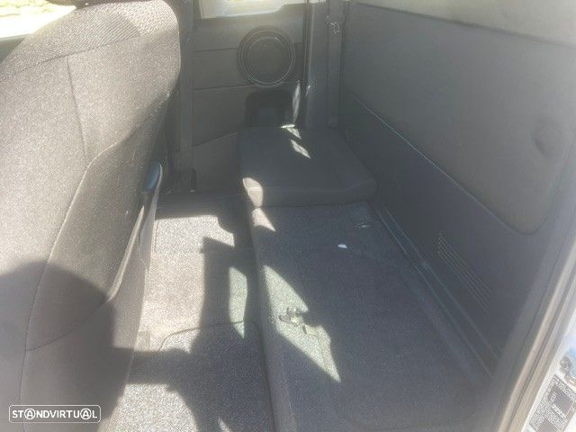 Toyota Hilux - 6