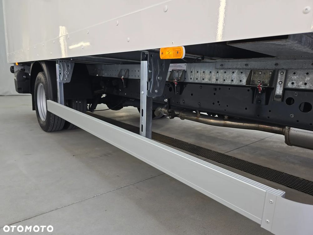 Iveco DAILY 35C16 / 50C16 KONTENER 8PALET WINDA DHOLLANDIA 750Kg 41Tyś km SERWIS ASO IVECO DO OSTATNIEGO Km STAN NOWY NOWY NOWY NA GWARANCJI BOGATA OPCJA WYPOSAŻENIA ASYSTENTY KIEROWCY TEMPOMAT KLIMA KAMERA COFANIA FOTEL KIEROWCY PNEŁMATYCZNY - 22