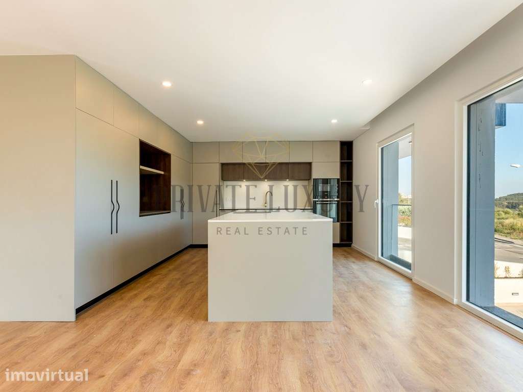 Moradia de Luxo T5 com Piscina em Belas, Sintra | Design Contemporâ... - Grande imagem: 5/25