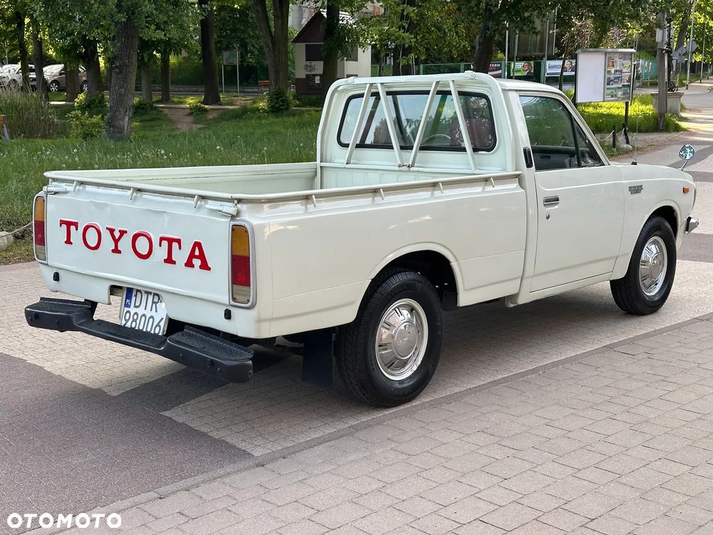Toyota Hilux - 3