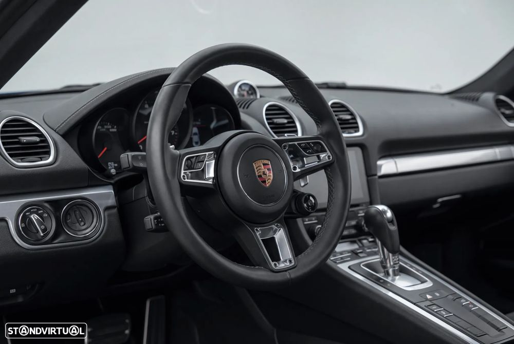 Porsche 718 Cayman - 12