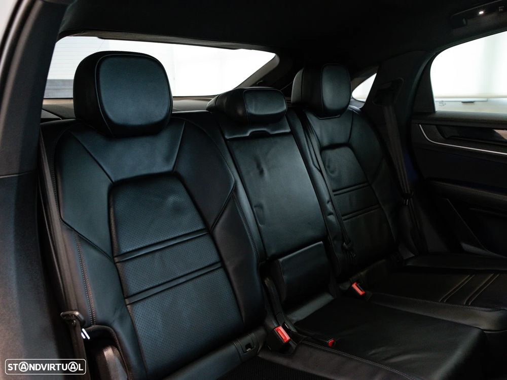 Porsche Cayenne Coupé E-Hybrid - 37