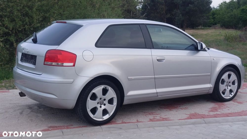 Audi A3 ver-1-6-fsi-attraction - 4