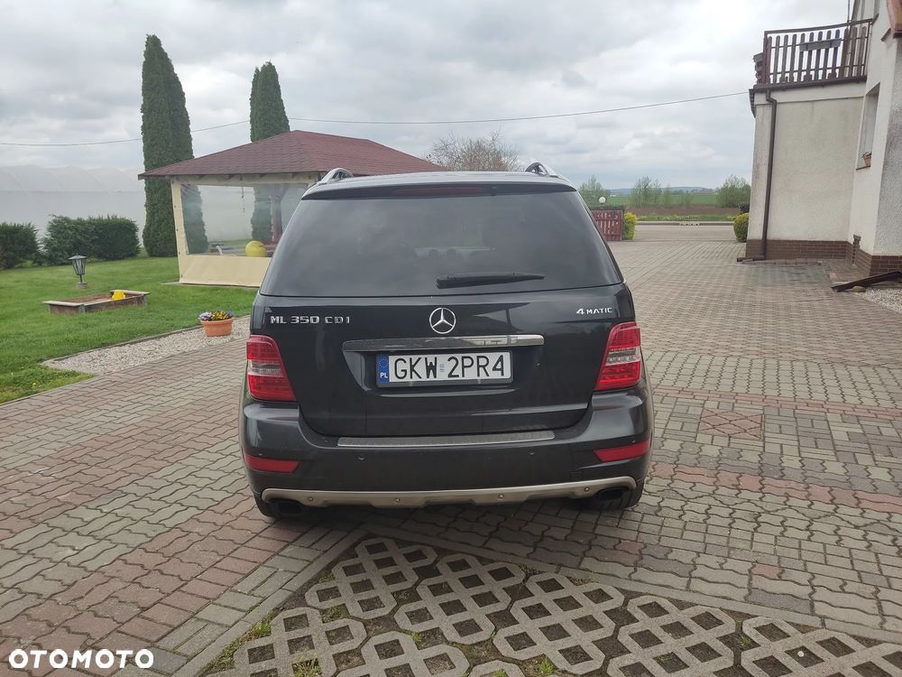 Mercedes-Benz ML - 10