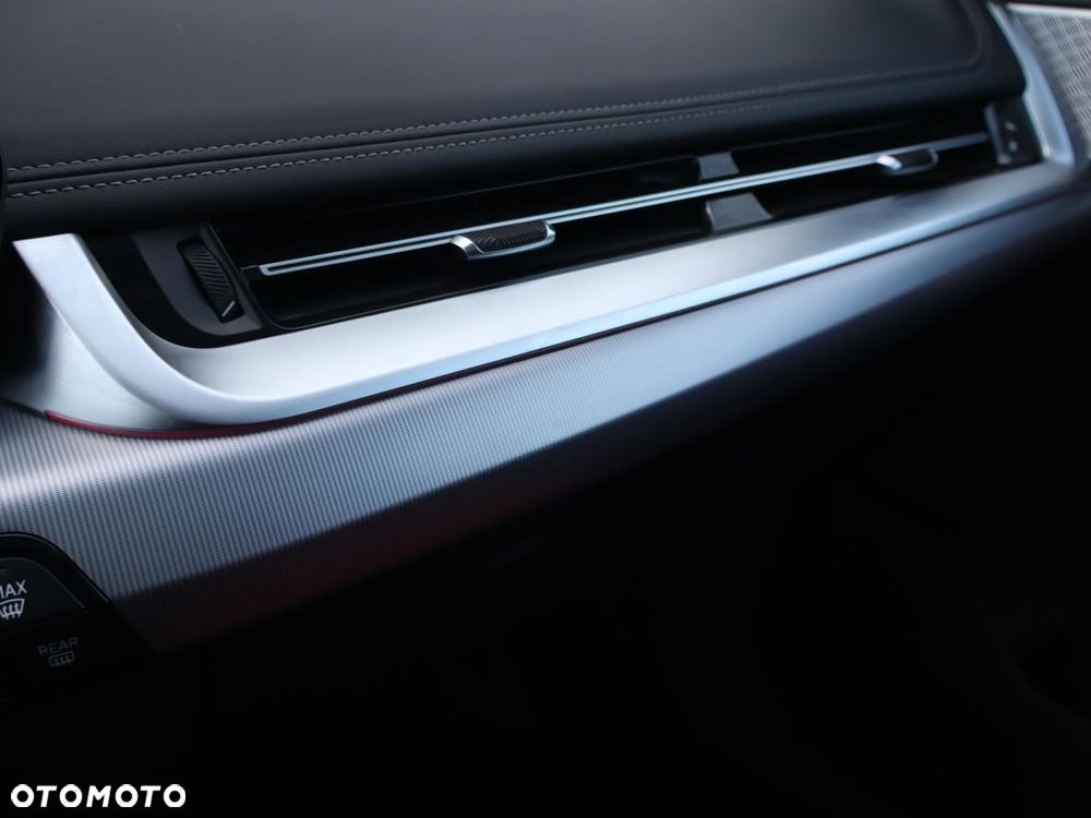 BMW iX1 - 15