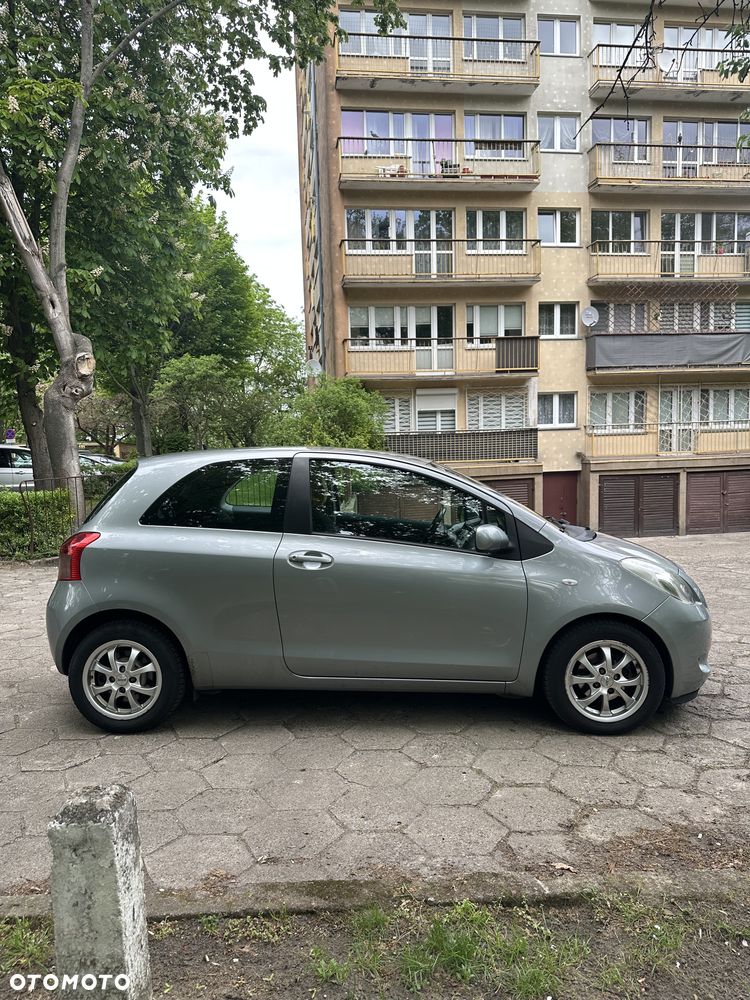 Toyota Yaris 1.3 Sol - 3