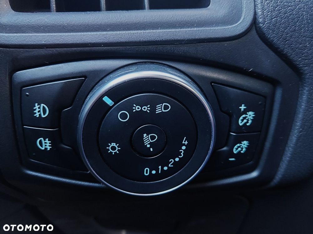 Ford Focus 1.6 Trend - 23