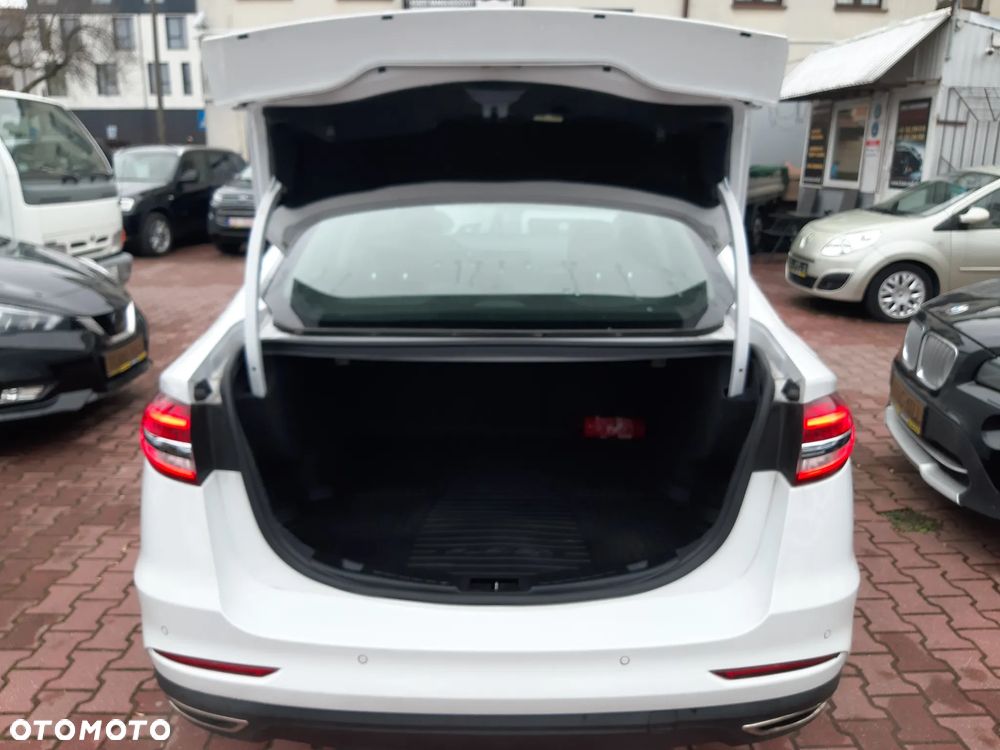 Ford Fusion 2.0 EcoBoost Titanium - 9