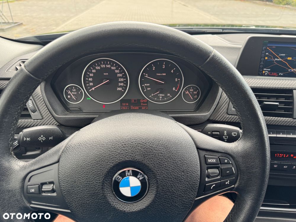 BMW Seria 3 318d xDrive - 13