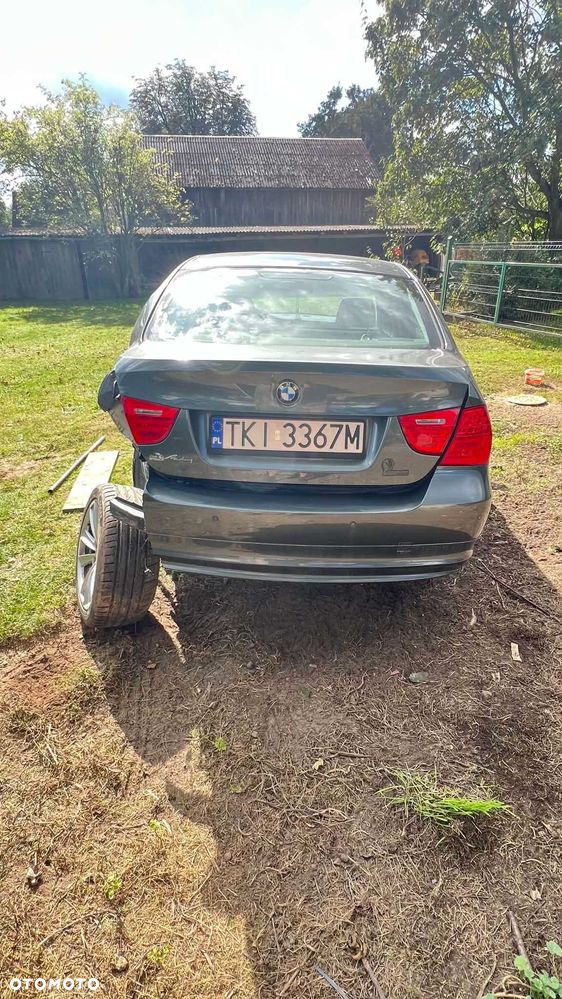 BMW E90 2010 photo 4