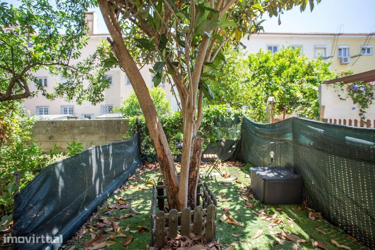 T2 Renovado e Mobilado com Logradouro e Atelier / Escritório — Bairro - Grande imagem: 4/42
