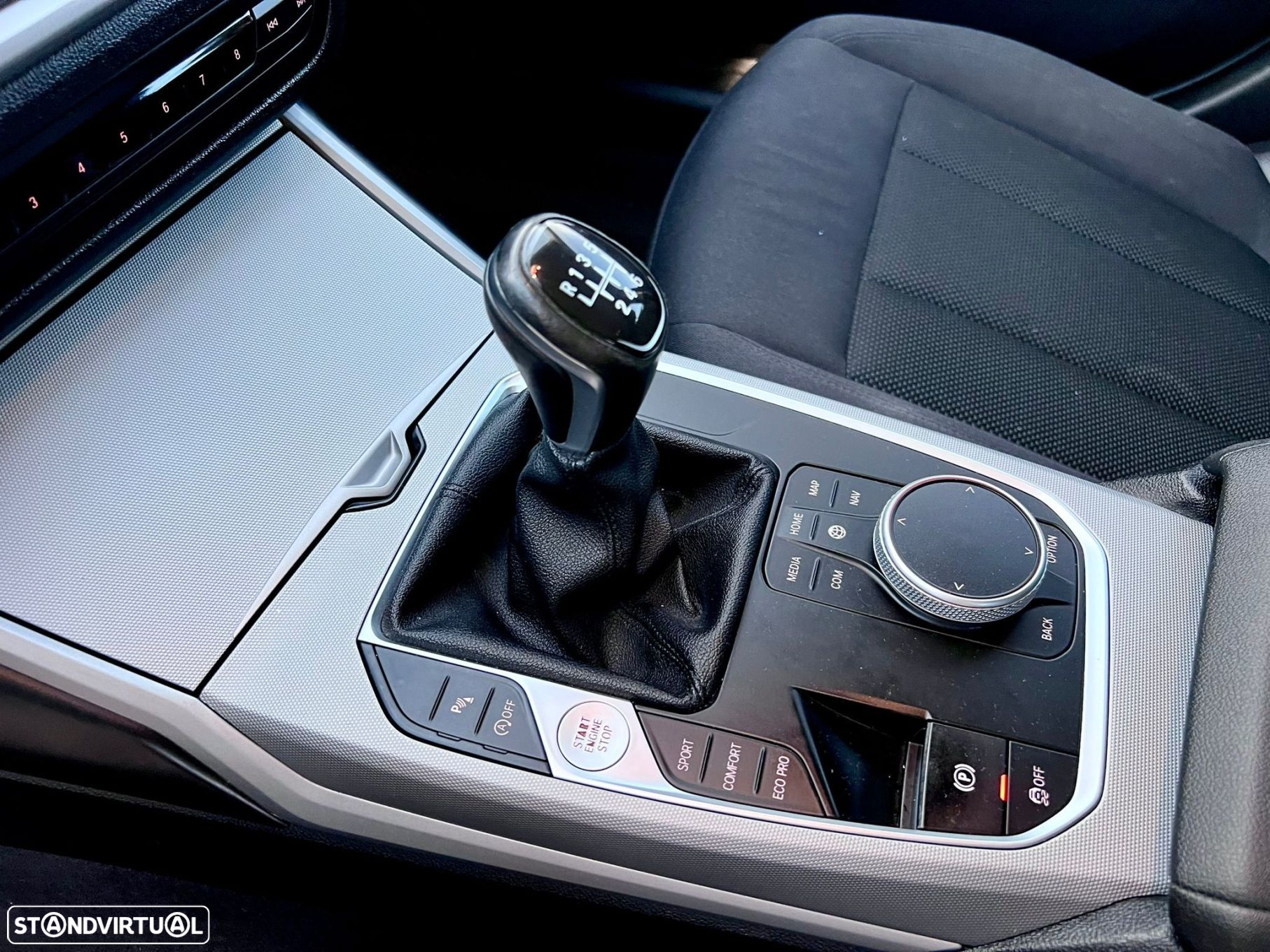 BMW 318 d Touring Essence - 14