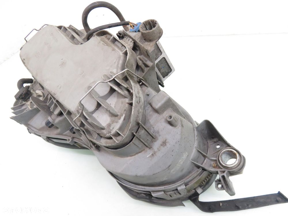 LAMPA PRAWA PRZEDNIA MERCEDES-BENZ KLASA E (S210) - 2