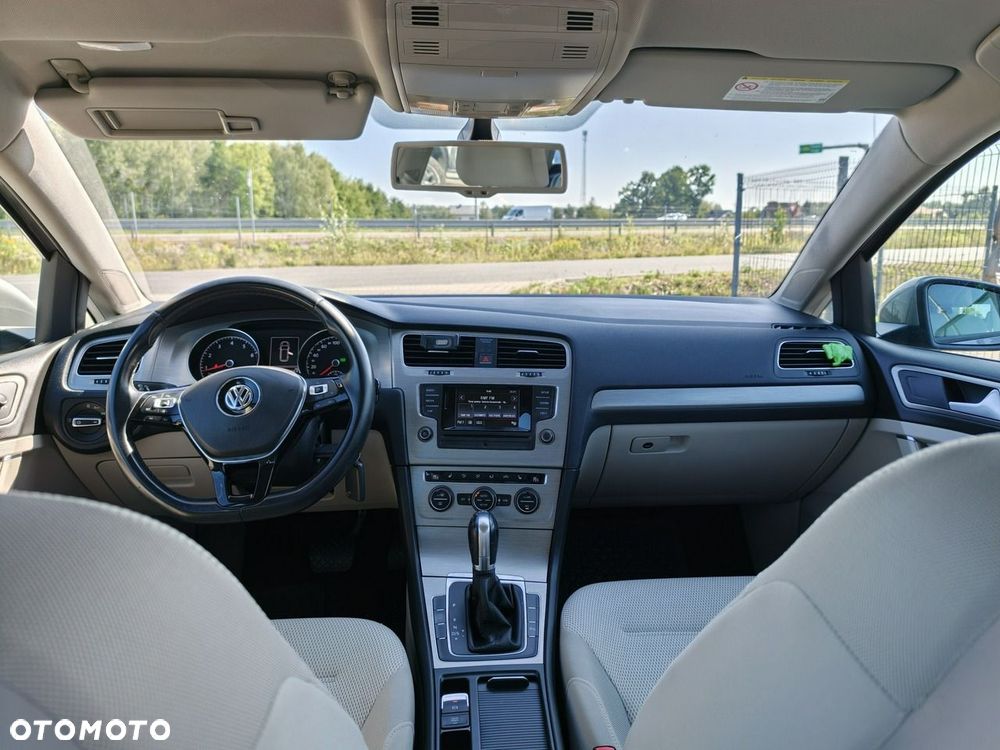 Volkswagen Golf - 18
