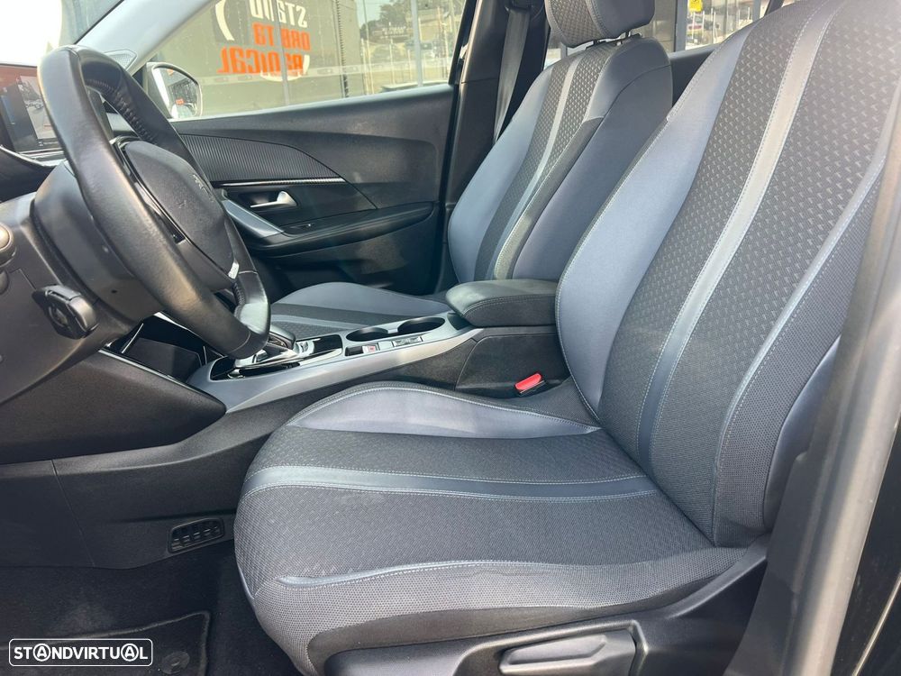 Peugeot e-2008 50 kWh Allure Pack - 15