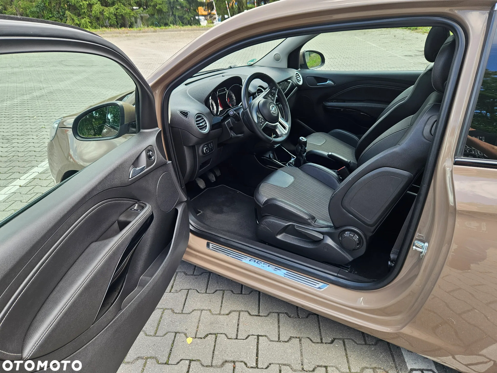 Opel Adam 1.2 Black Jack - 14