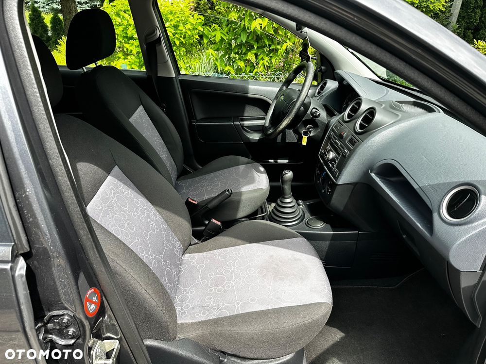 Ford Fiesta - 13