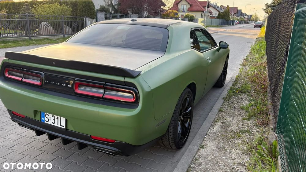 Dodge Challenger 5.7 R/T - 4