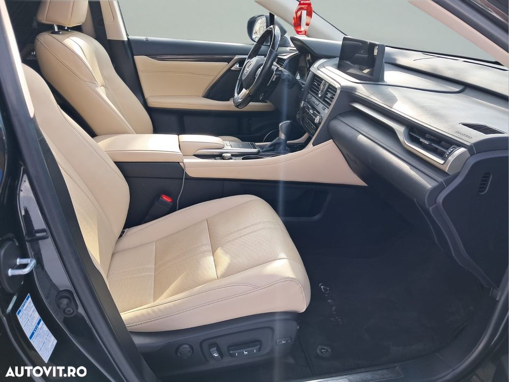 Lexus Seria RX - 11