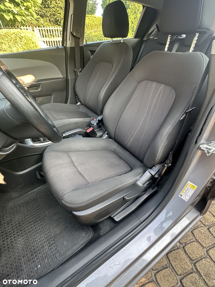 Chevrolet Aveo - 11