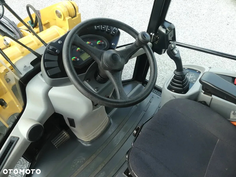 Caterpillar CAT 906M Z Niemiec / 2019r / 2668mtg / Serwisowany / - 9