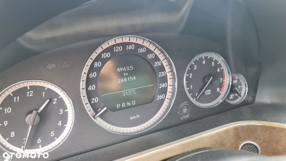 Mercedes-Benz Klasa E 250 CGI BlueEFFICIENCY 7G-TRONIC Avantgarde - 5