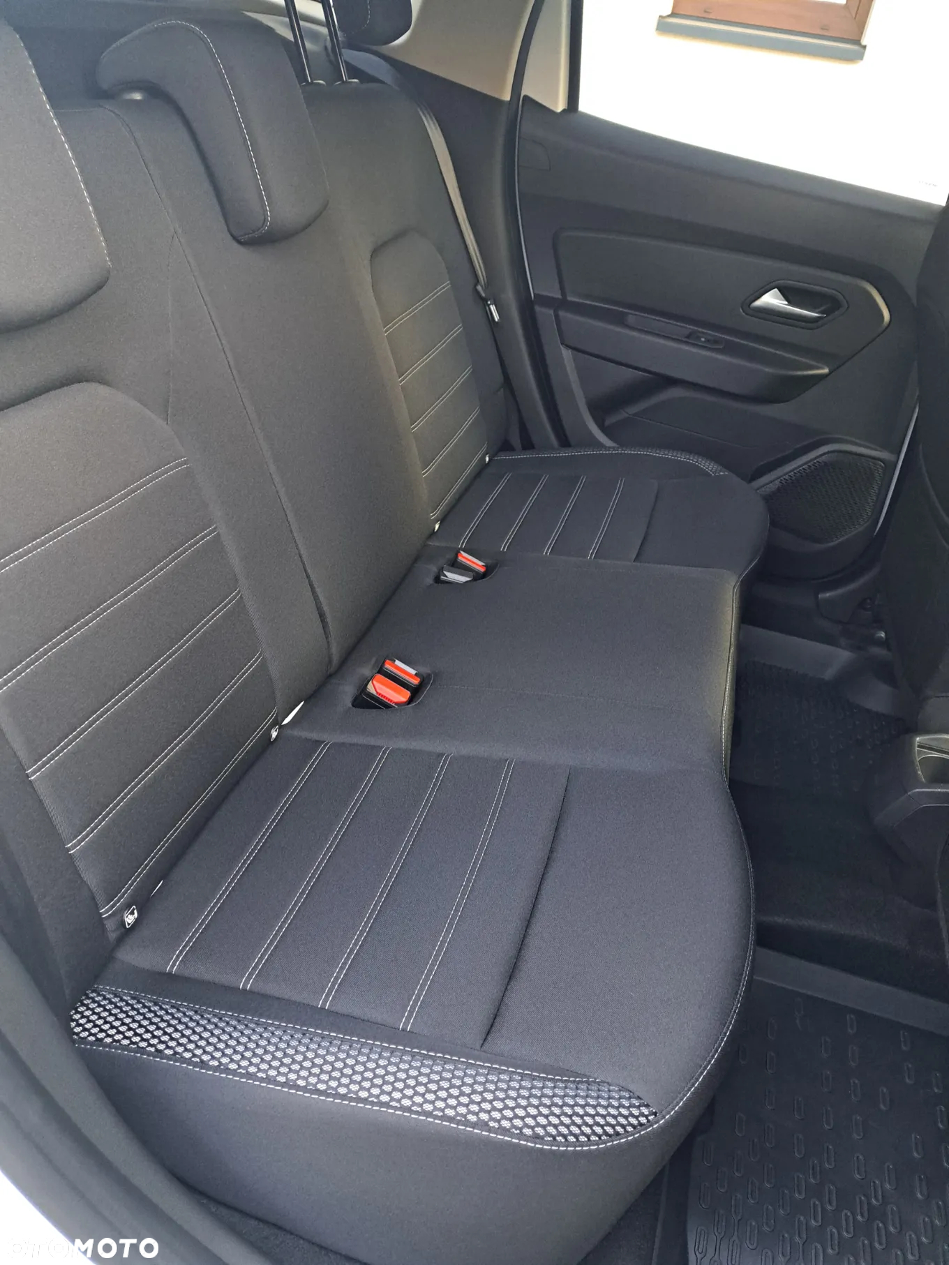 Dacia Duster 1.6 SCe Prestige - 26