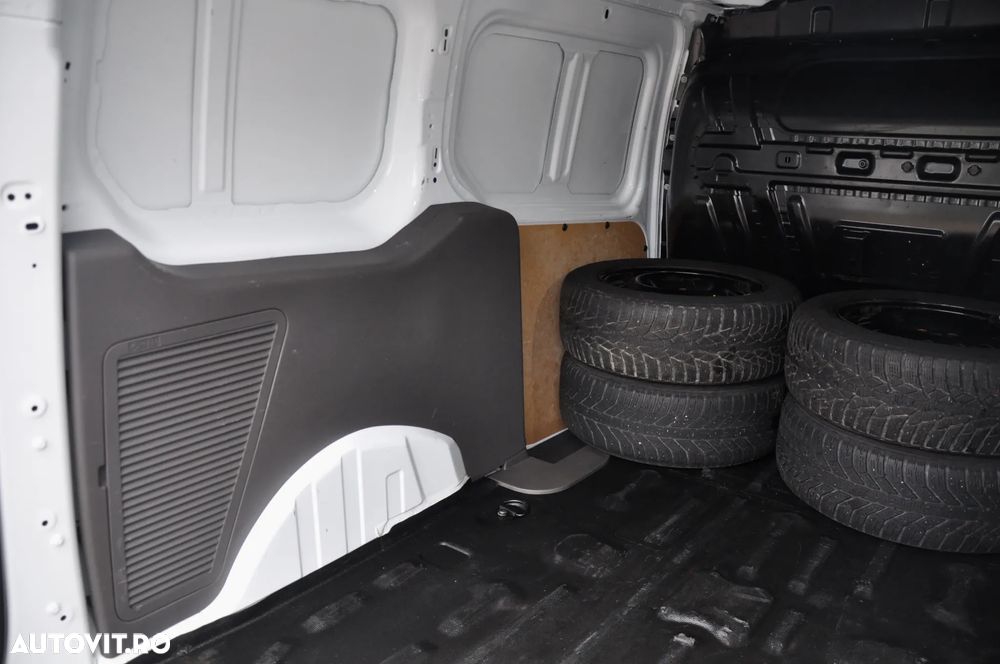 Ford Transit Connect - 9