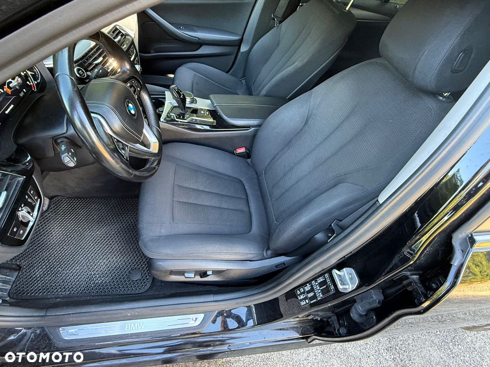 BMW Seria 5 530i GPF xDrive - 15